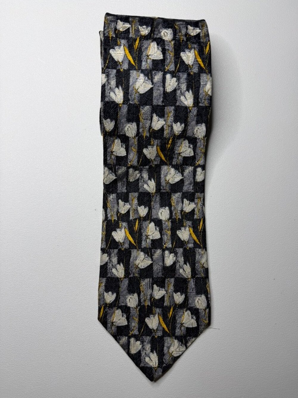 Ermenegildo Zegna Mens 100% Silk Floral Printed Necktie Black Gold White